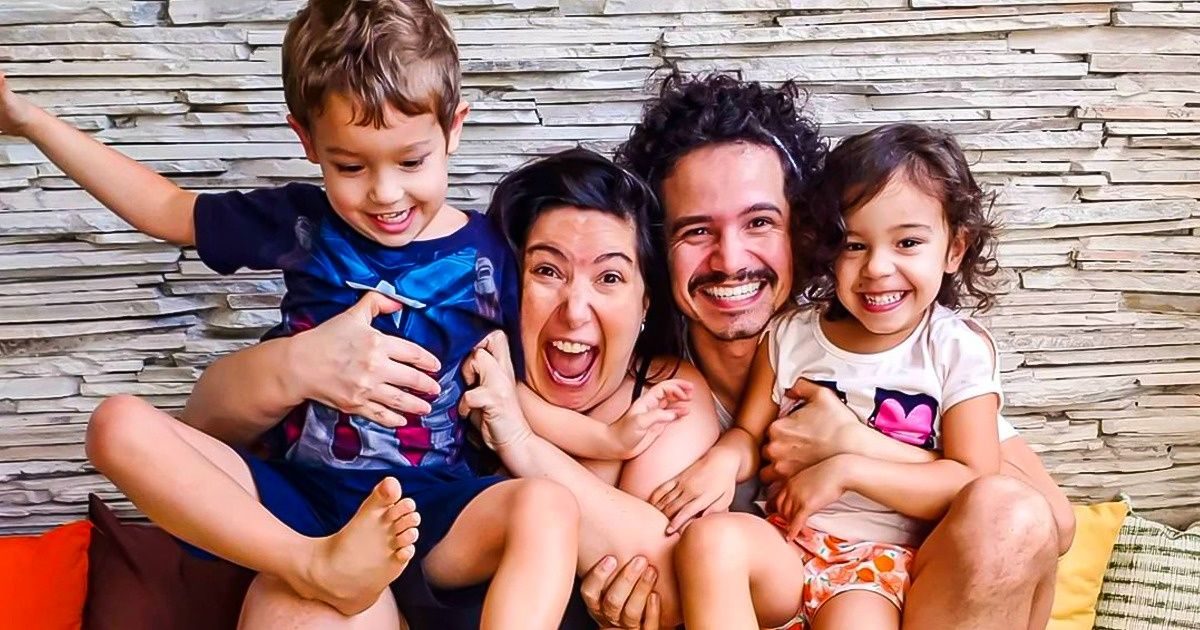 12 Madrastas e padrastos famosos que demonstram muito carinho por seus enteados 12 Madrastas e padrastos famosos que demonstram muito carinho por seus enteados