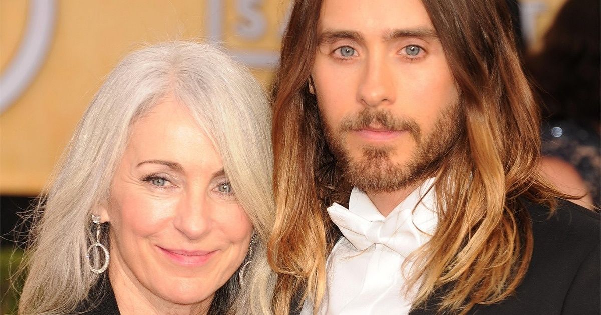 6 Motivos pelos quais Jared Leto não envelhece (spoiler: veja a aparência de sua mãe) 6 Motivos pelos quais Jared Leto não envelhece (spoiler: veja a aparência de sua mãe)