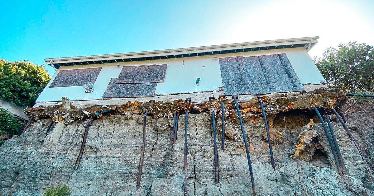 20 Edifícios a ponto de desmoronar, que deixaram os fiscais de obra sem entender nada (novas fotos) 20 Edifícios a ponto de desmoronar, que deixaram os fiscais de obra sem entender nada (novas fotos)