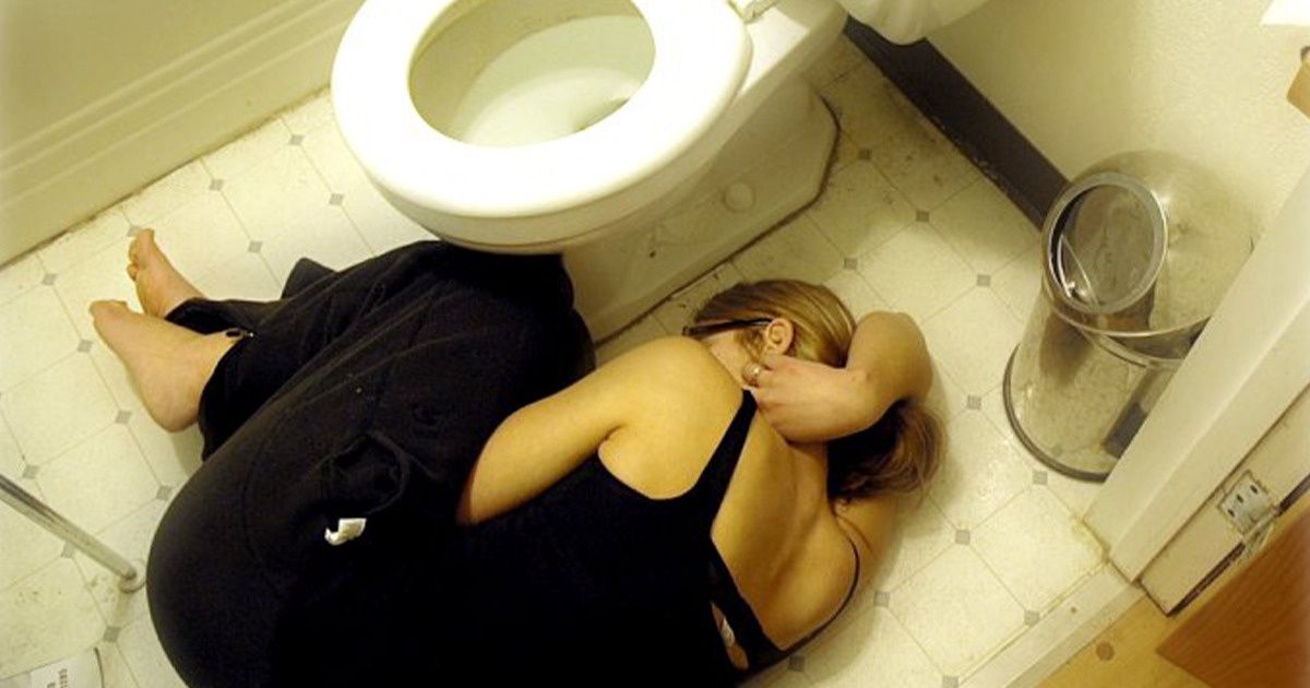 7 Mudanças drásticas que acontecem no corpo quando se come muito 7 Mudanças drásticas que acontecem no corpo quando se come muito