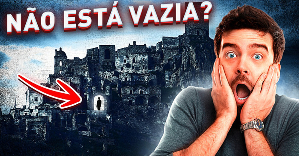 Uma cidade medieval abandonada abriga uma estátua misteriosa