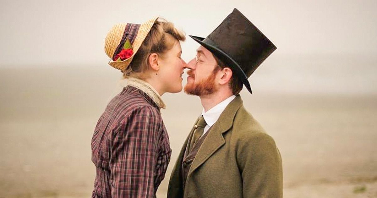 O casal que vive há 10 anos no século XIX (sem celular) O casal que vive há 10 anos no século XIX (sem celular)