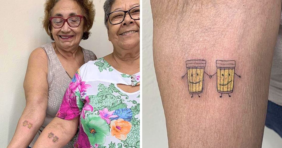 Duas senhoras brasileiras celebram 30 anos de amizade com tatuagens iguais e descontraídas