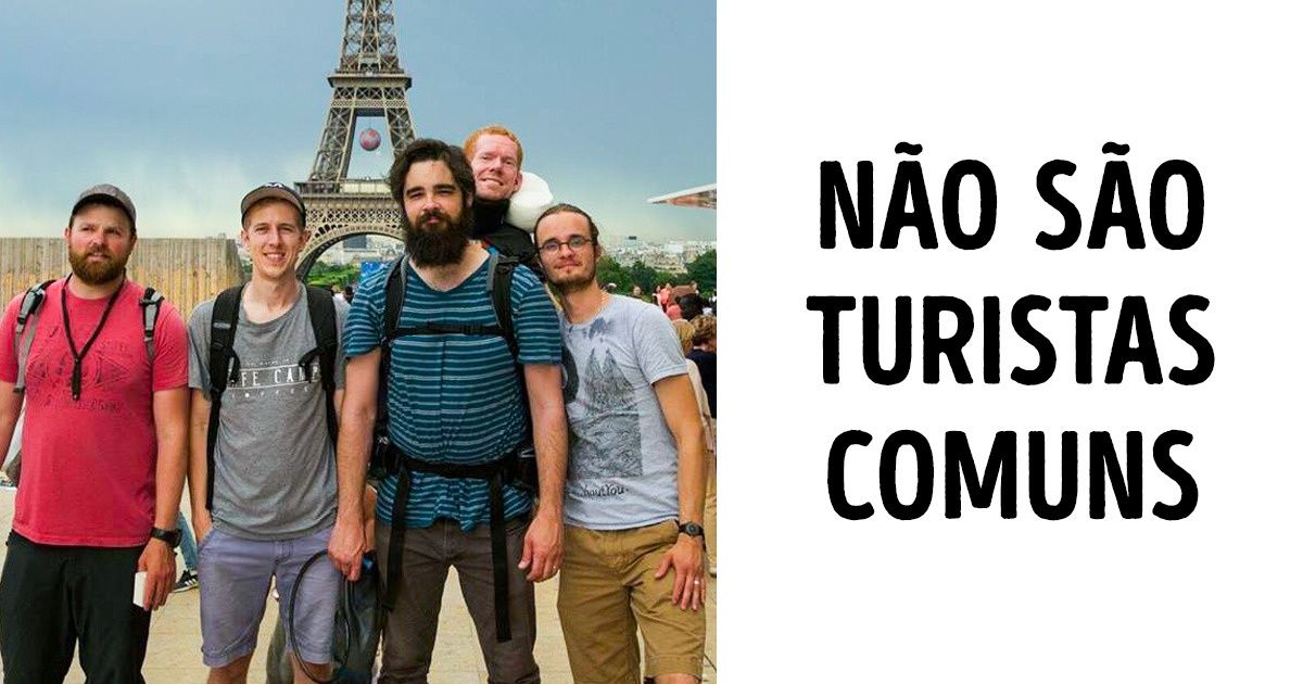 Estes amigos em frente à Torre Eiffel parecem turistas comuns, mas espere até conhecer a sua história Estes amigos em frente à Torre Eiffel parecem turistas comuns, mas espere até conhecer a sua história