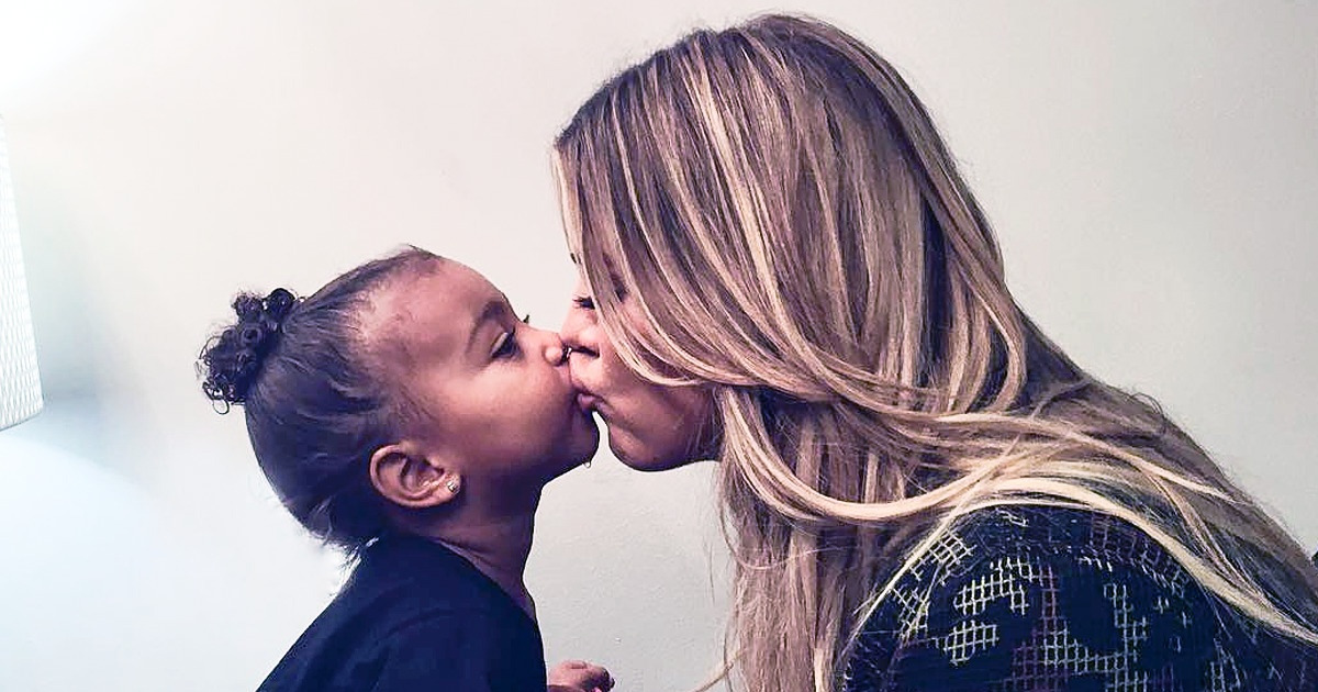 Descubra por que as tias têm um papel crucial na vida das crianças Descubra por que as tias têm um papel crucial na vida das crianças