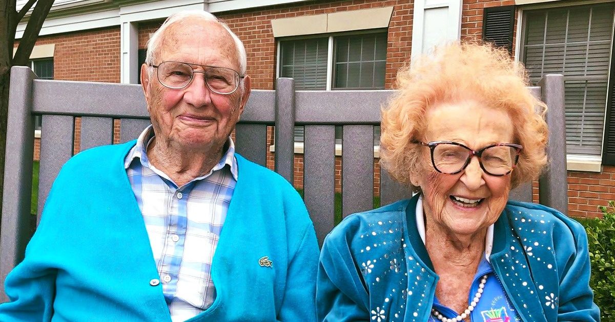 Um casal de idosos de mais de 100 anos provou que sempre vale a pena apostar no amor Um casal de idosos de mais de 100 anos provou que sempre vale a pena apostar no amor
