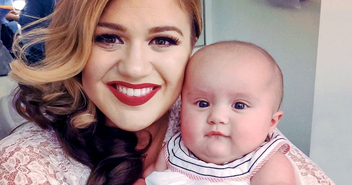 Bebês nascidos com cabeças grandes tendem a se tornar adultos inteligentes (confira as fotos de sua infância agora) Bebês nascidos com cabeças grandes tendem a se tornar adultos inteligentes (confira as fotos de sua infância agora)