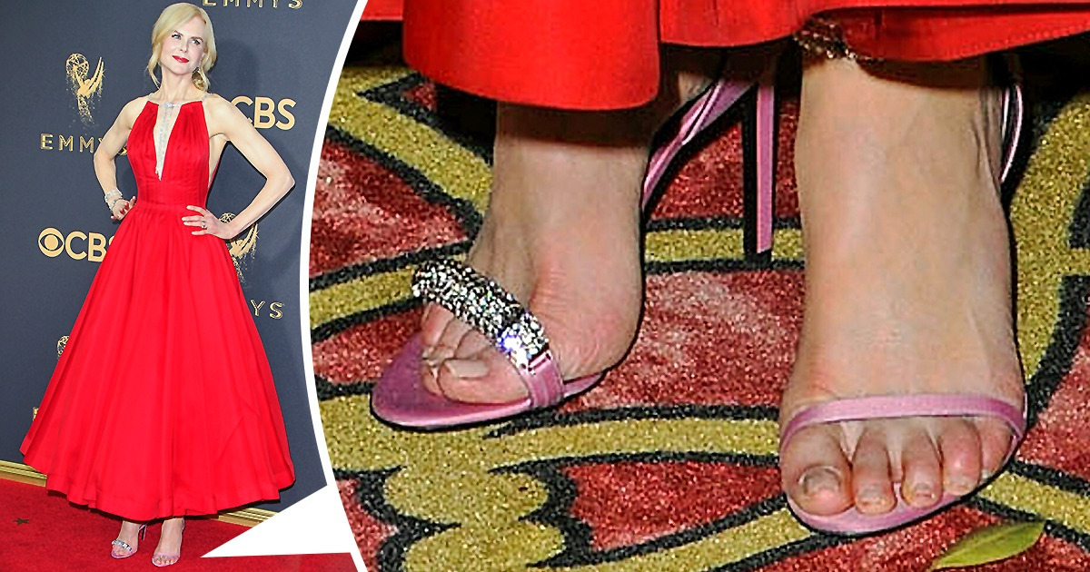 17 Casos em que os calçados das celebridades chamaram mais atenção do que os próprios vestidos