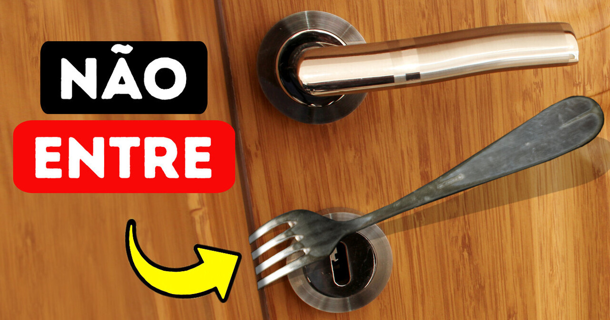 Por que um garfo torto na porta não é um bom sinal