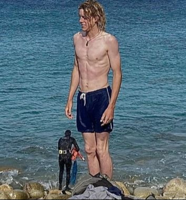 “Meu amigo e seu boneco mergulhador”