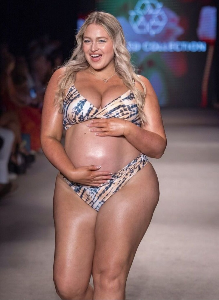 “Preciso postar o vídeo da minha passarela, me senti tão confiante e orgulhosa desfilando com a minha garotinha”, escreveu Lawrence no Instagram ao compartilhar fotos desse momento repleto de empoderamento.