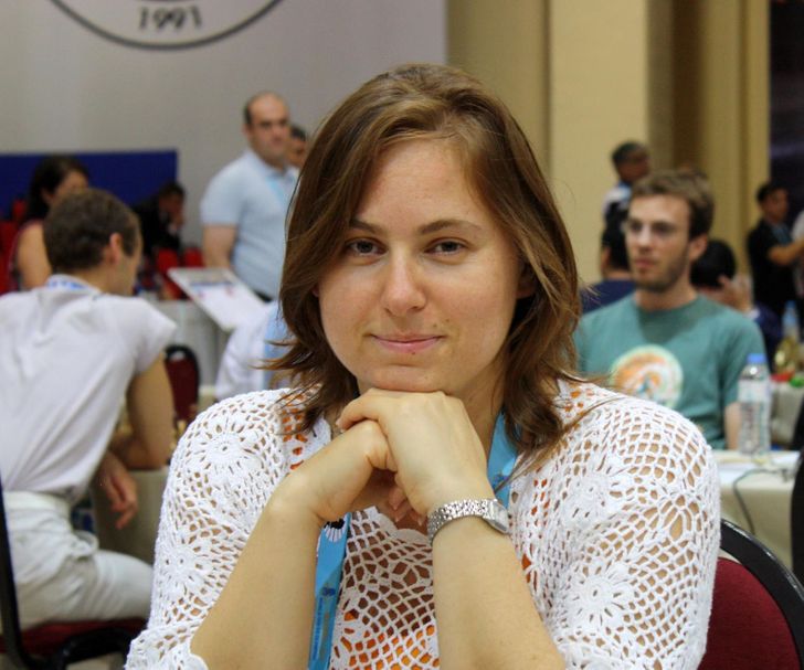 Judit Polgar com 12 anos SACRIFICA BISPO E DAMA e faz 98% de precisão! 