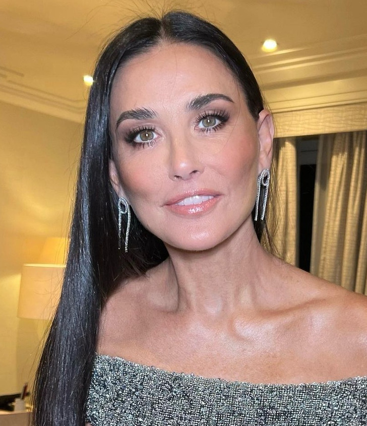 Como Demi Moore Conseguiu Chegar Deslumbrante Aos 60 Anos Incrível 2496