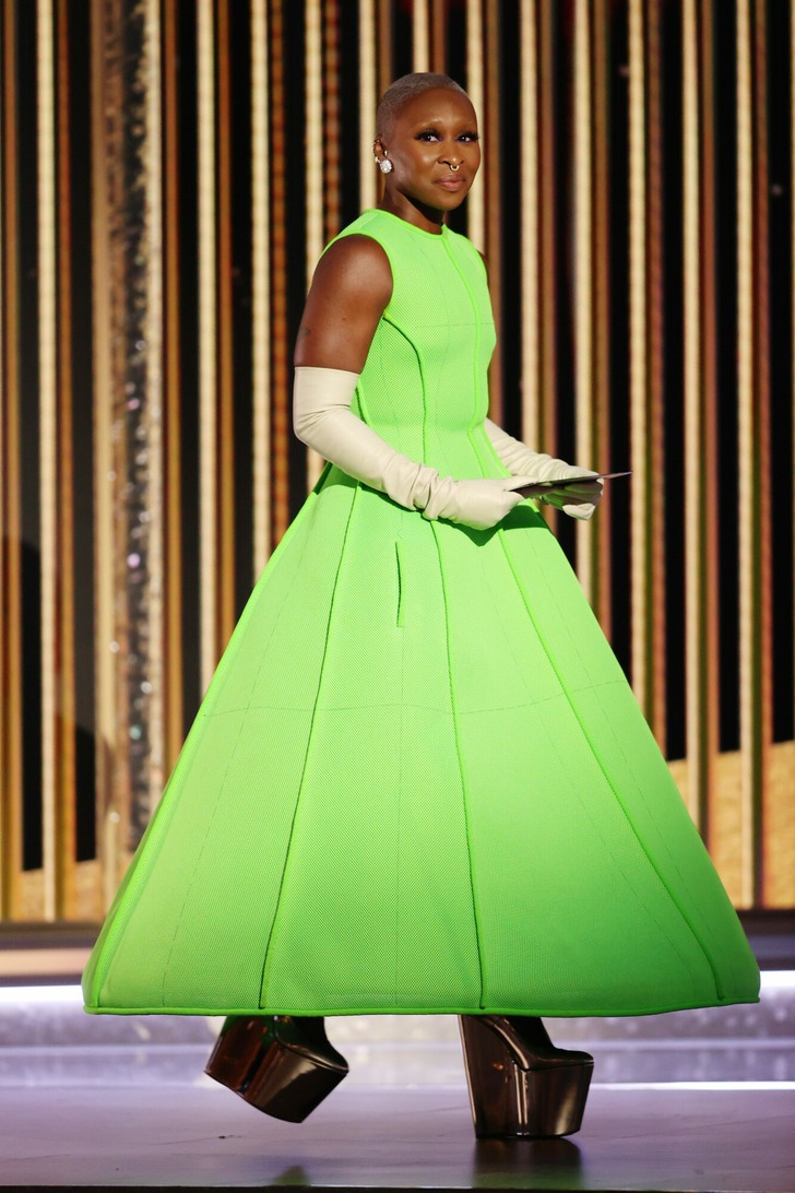 O visual excêntrico de Cynthia Erivo fez com que se destacasse na premiação anual do Globo de Ouro, em 2021