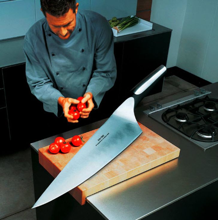 Острые кухонные ножи. Огромный кухонный нож. Гигантский кухонный нож. Большущий кухонный нож. Самый большой нож.